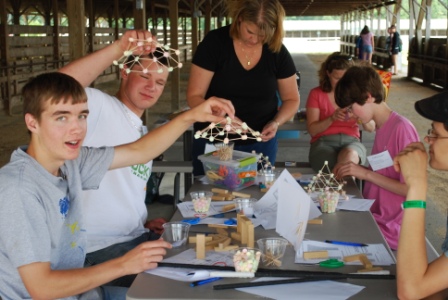4-Hers learn about building structures
