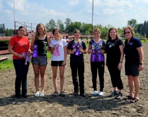 5 female 4h horse show participants and 2 female staff