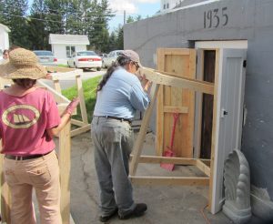 York County Master Gardeners building a root cellar