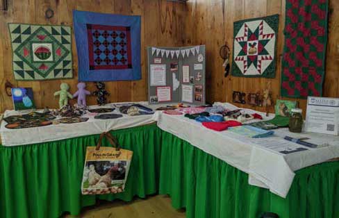 quilt display for Oxford County Extension Homemakers
