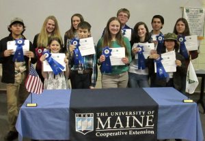 photo of Knox-Lincoln 4-H members at the State Public Speaking Tournament