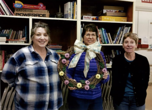 Cambridge Homemakers Members with handmade grapevine wreath