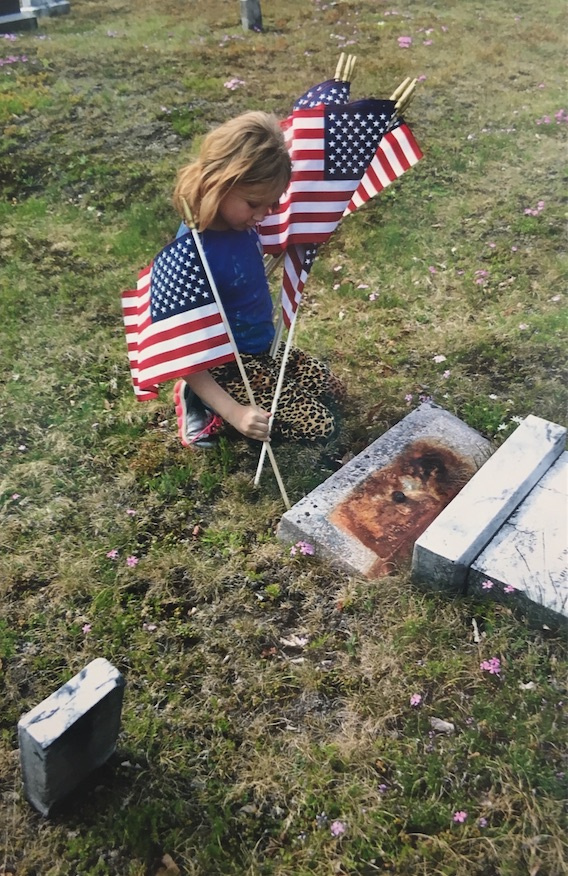 Tabitha LaRose, Independent, received a Judge's Choice Award for Little Sister Planting Veteran's Flags.